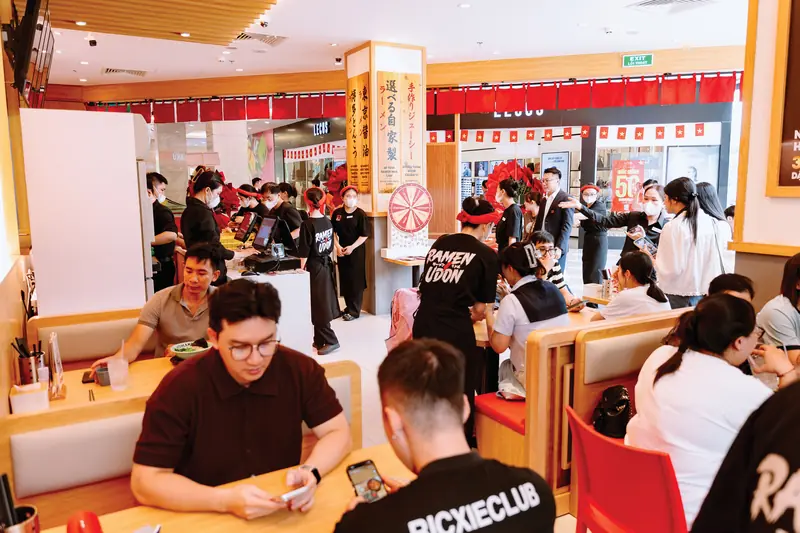Thực khách dùng bữa tại Kohaku